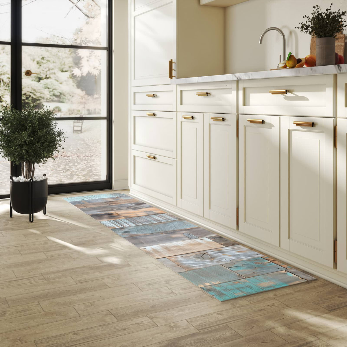 Strapazierfähiger Küchenteppich mit Motiv Holzplanken Vintage in heller Küche