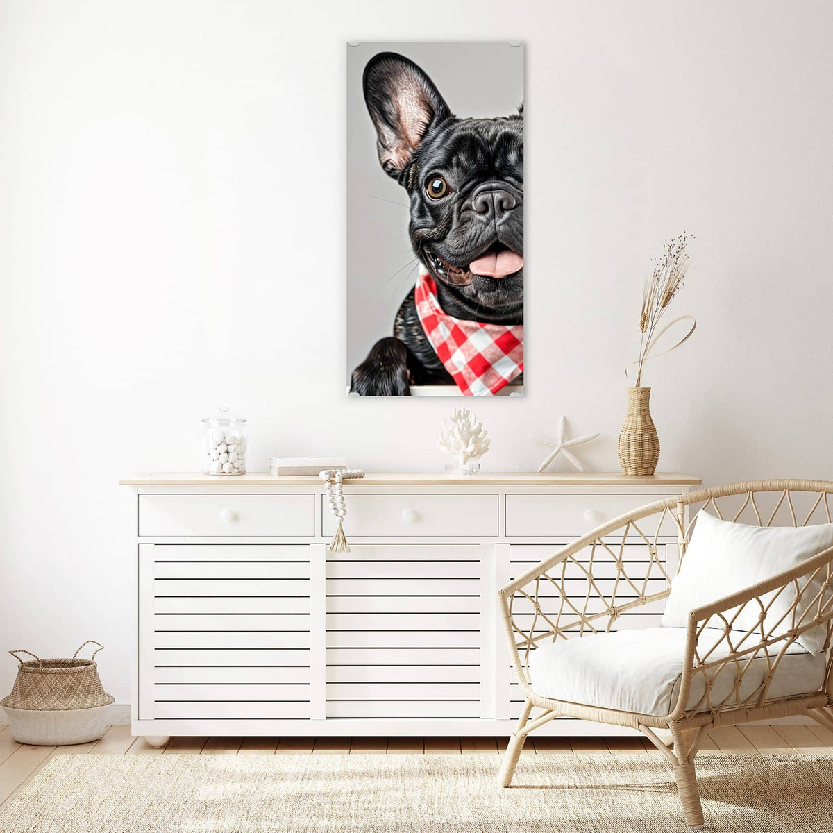 Glasbild Bulldogge mit Halstuch an der Wand – Schwarze Französische Bulldogge mit rot-weiß kariertem Halstuch, Pfoten auf weißer Kante