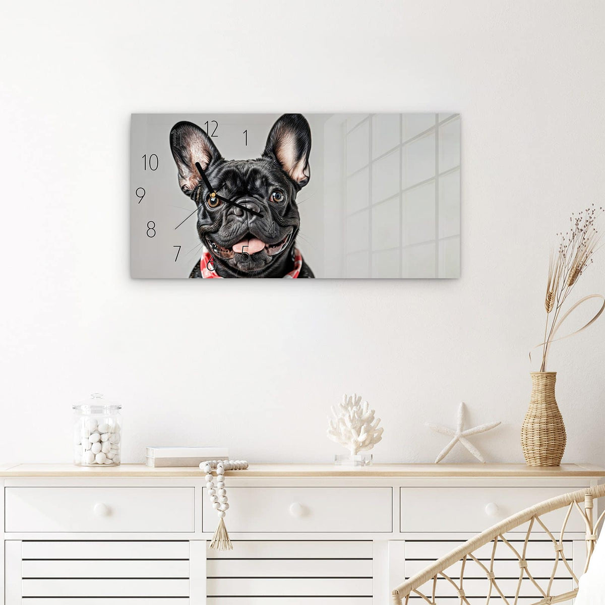 Wanduhr Bulldogge Französisch aus Glas – Querformat 60 × 30 cm – Französische Bulldogge mit kariertem Halstuch