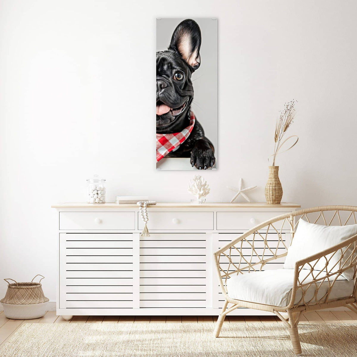 Glasbild Bulldogge mit Halstuch an der Wand – Schwarze Französische Bulldogge mit rot-weiß kariertem Halstuch, Pfoten auf weißer Kante