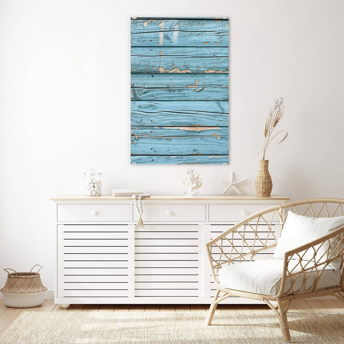 Glasbild Abblätterndes Hellblau an der Wand – Waagerechte Bretter mit stark abblätternder hellblauer Farbe, darunter helles Holz