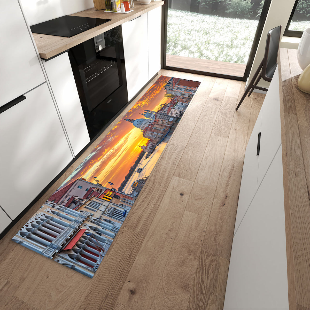 Waschbarer Küchenläufer mit Motiv Venedig bei Sonnenuntergang in moderner Küche