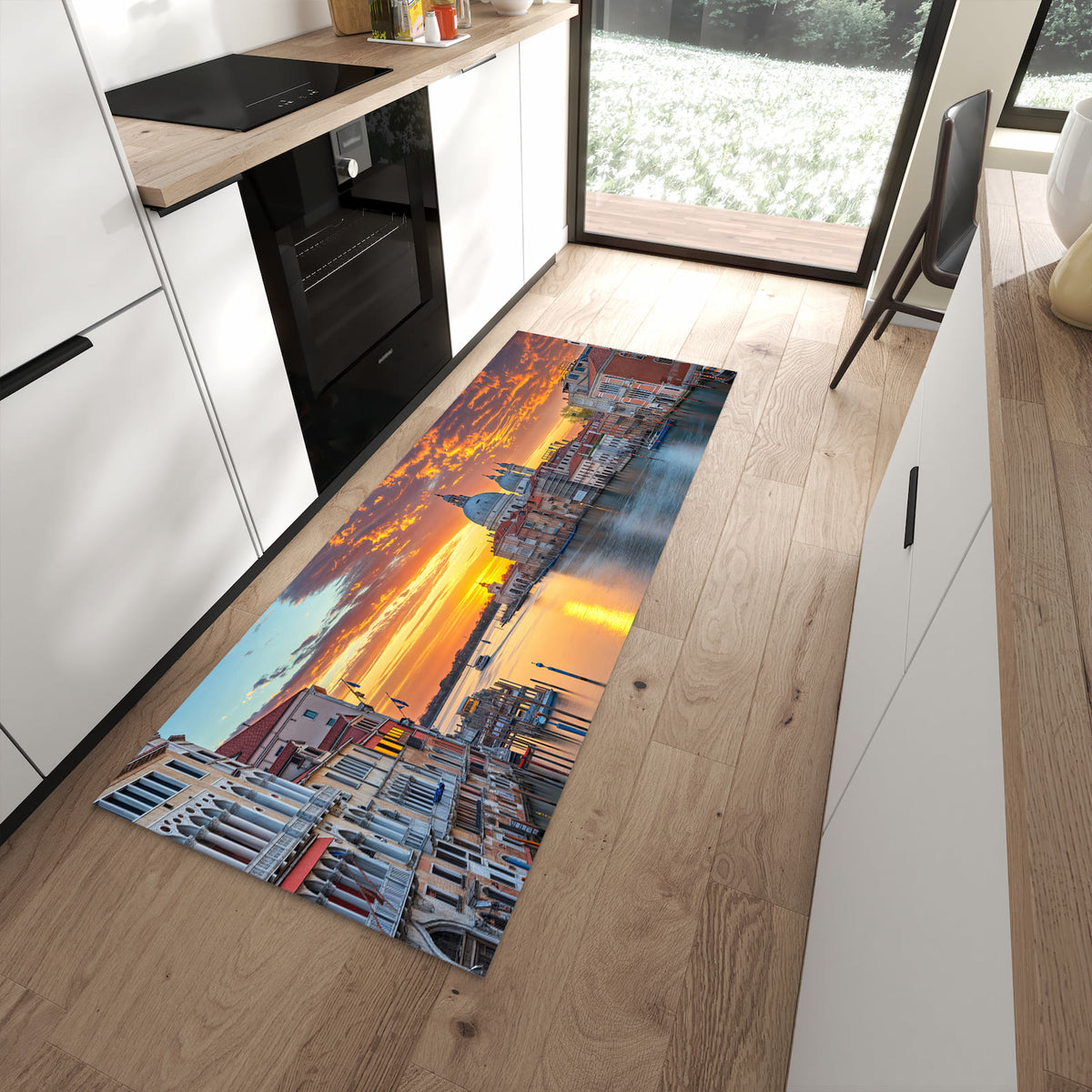 Feuchtigkeitsresistenter waschbarer Küchenläufer mit Motiv Venedig bei Sonnenuntergang in moderner Küche