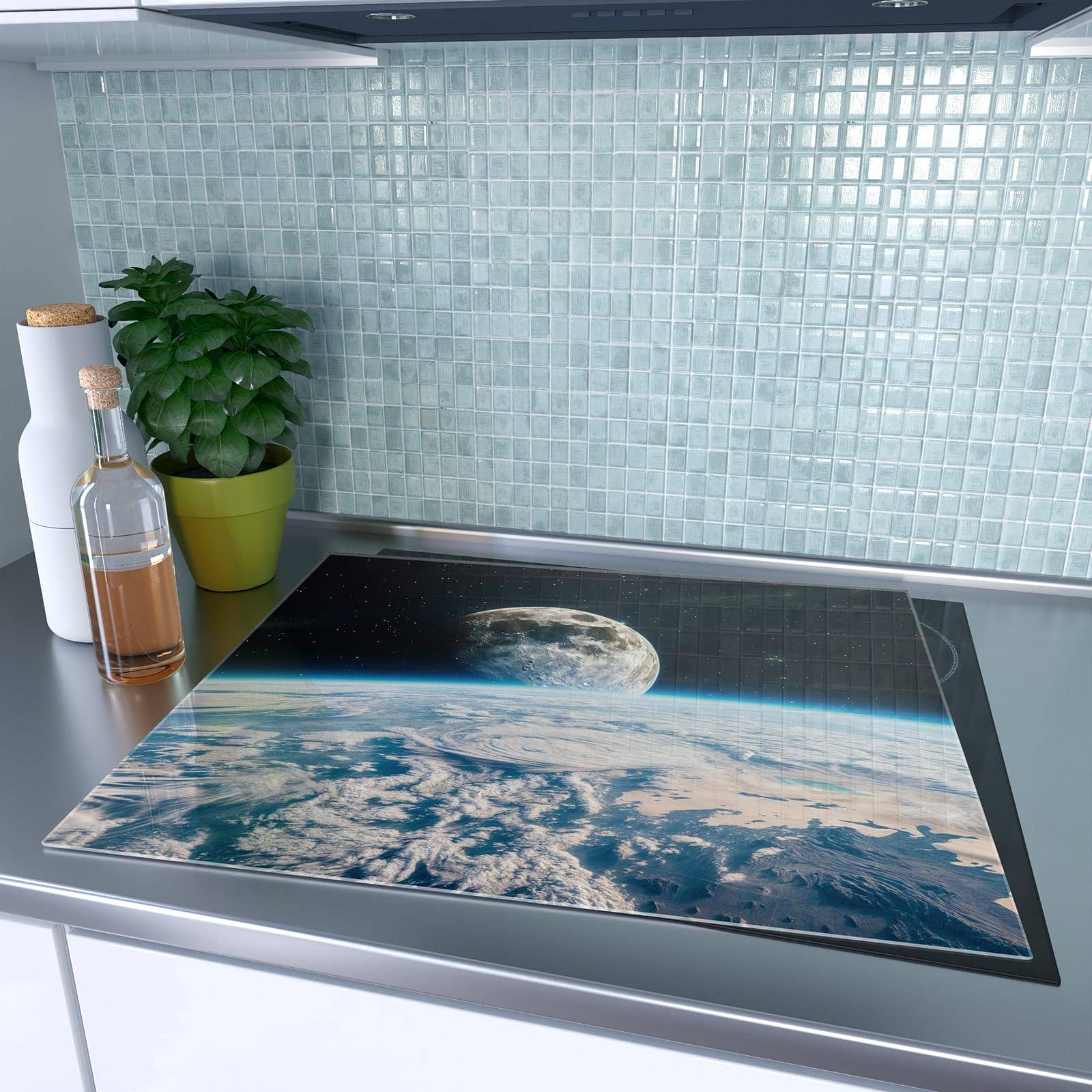 1-teilige Herdabdeckplatte mit Mondüberblick-Motiv auf dem Ceranfeld