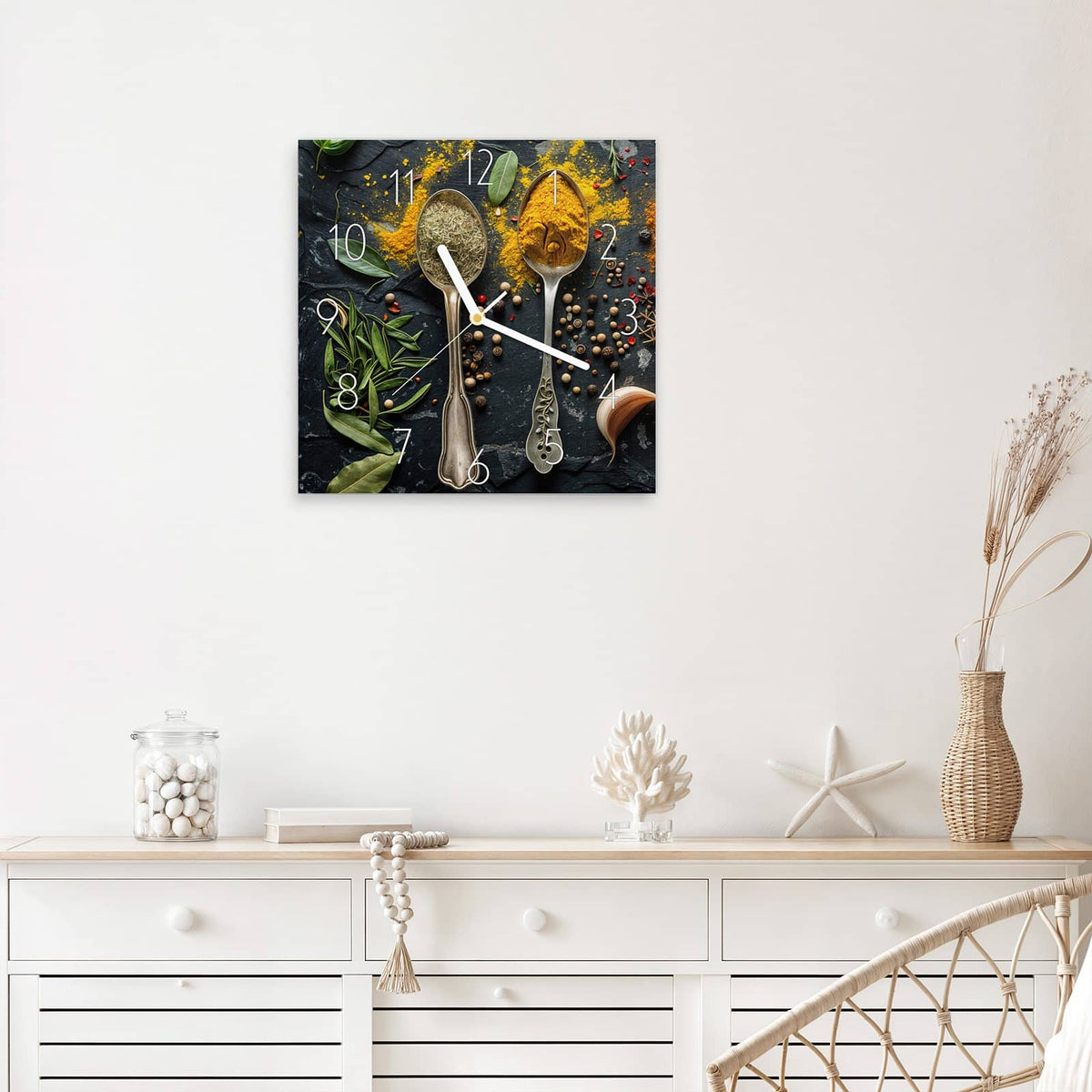 Wanduhr Gewürze Löffel Mix aus Glas – Quadratisch 30 × 30 cm – Antike Löffel voller bunter Gewürze