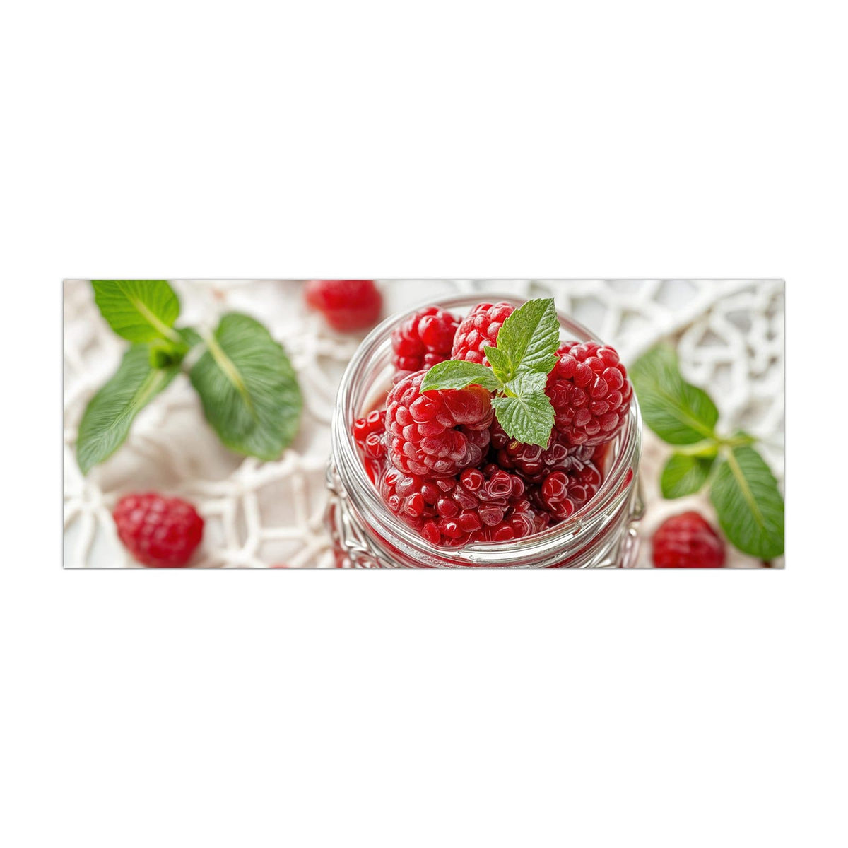 Küchenrückwand aus Glas Glas mit Himbeeren im Hochformat, Motiv bildfüllend von vorn