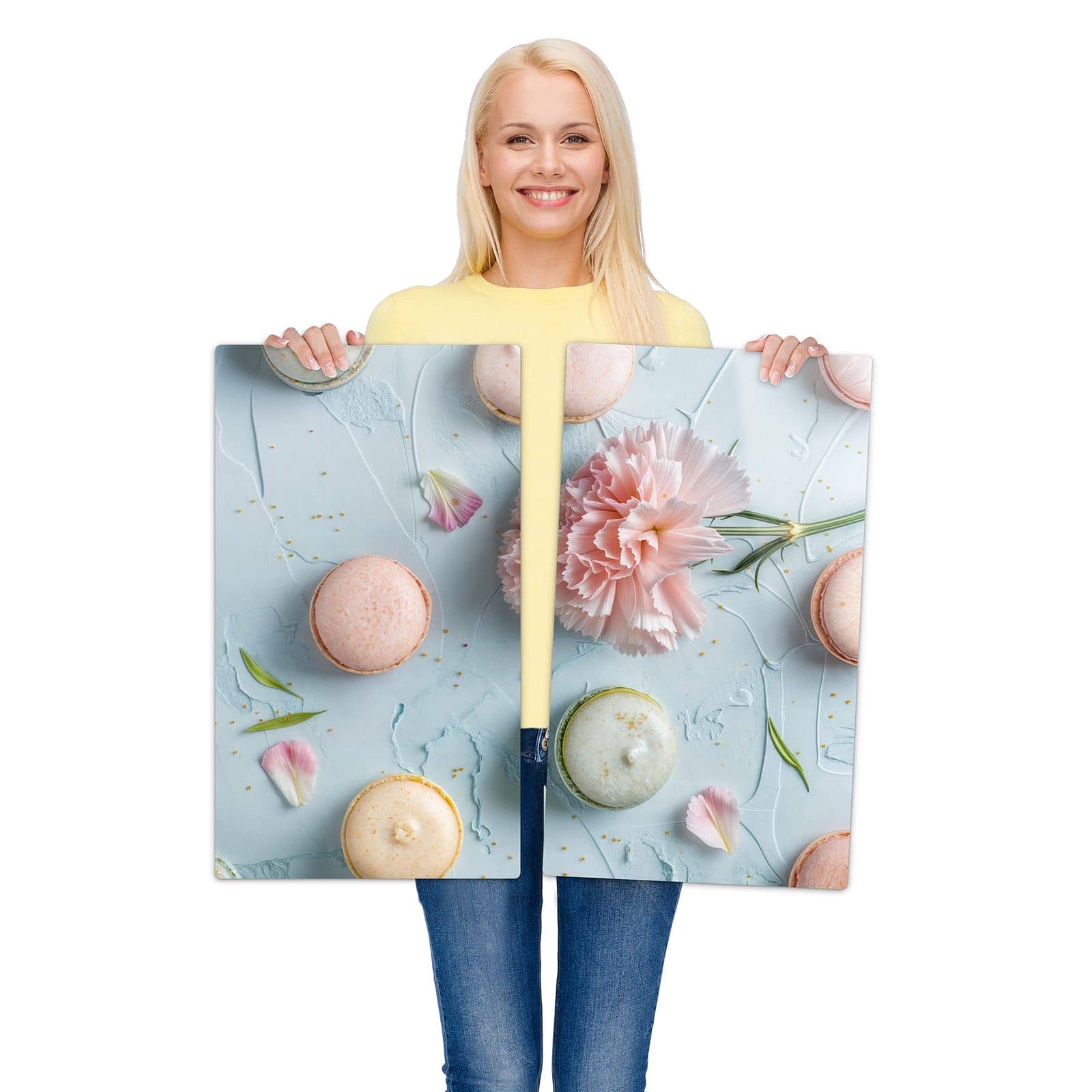 2-teilige Abdeckplatte für Ceranfeld mit Französische Macarons-Motiv wird zur Größendarstellung gehalten