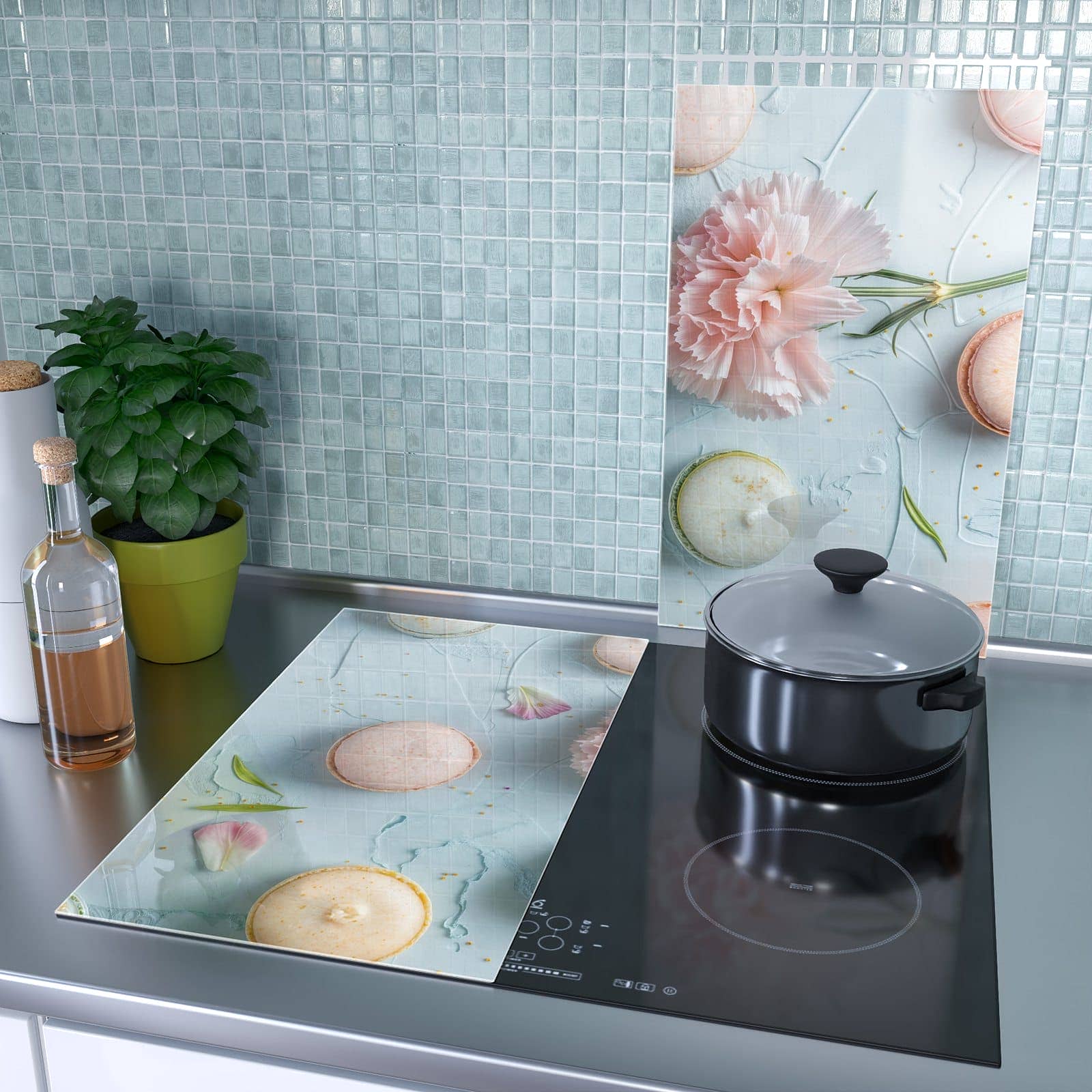 2-teilige Herdabdeckung aus Holz mit Französische Macarons-Motiv als Spritzschutz hinter dem Kochfeld