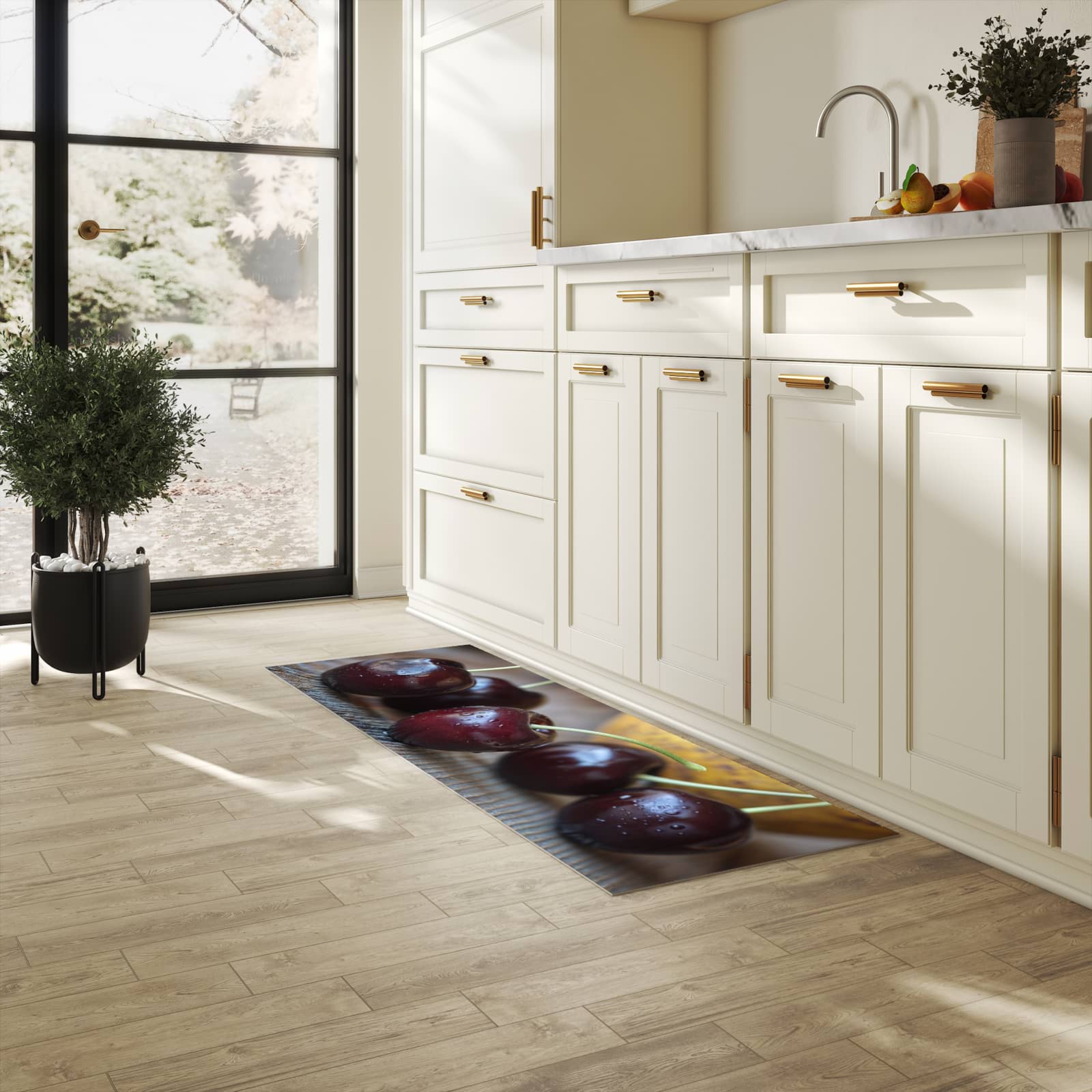 Fleckenresistenter rutschfester Küchenläufer mit Motiv Frische Kirschen in heller Küche