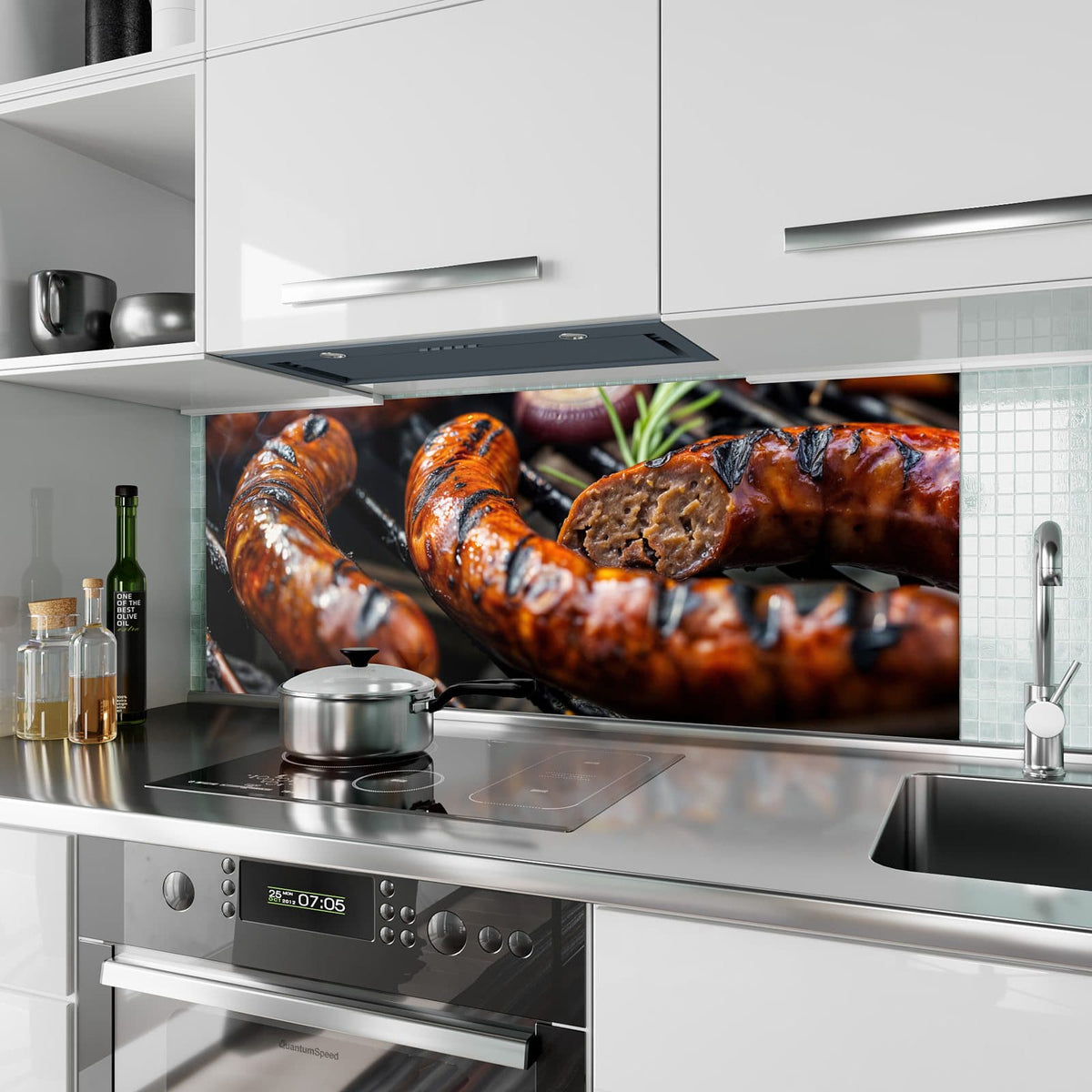 Küchenrückwand Bratwurst vom Grill aus Glas – Bratwürste mit Grillstreifen auf dem Rost