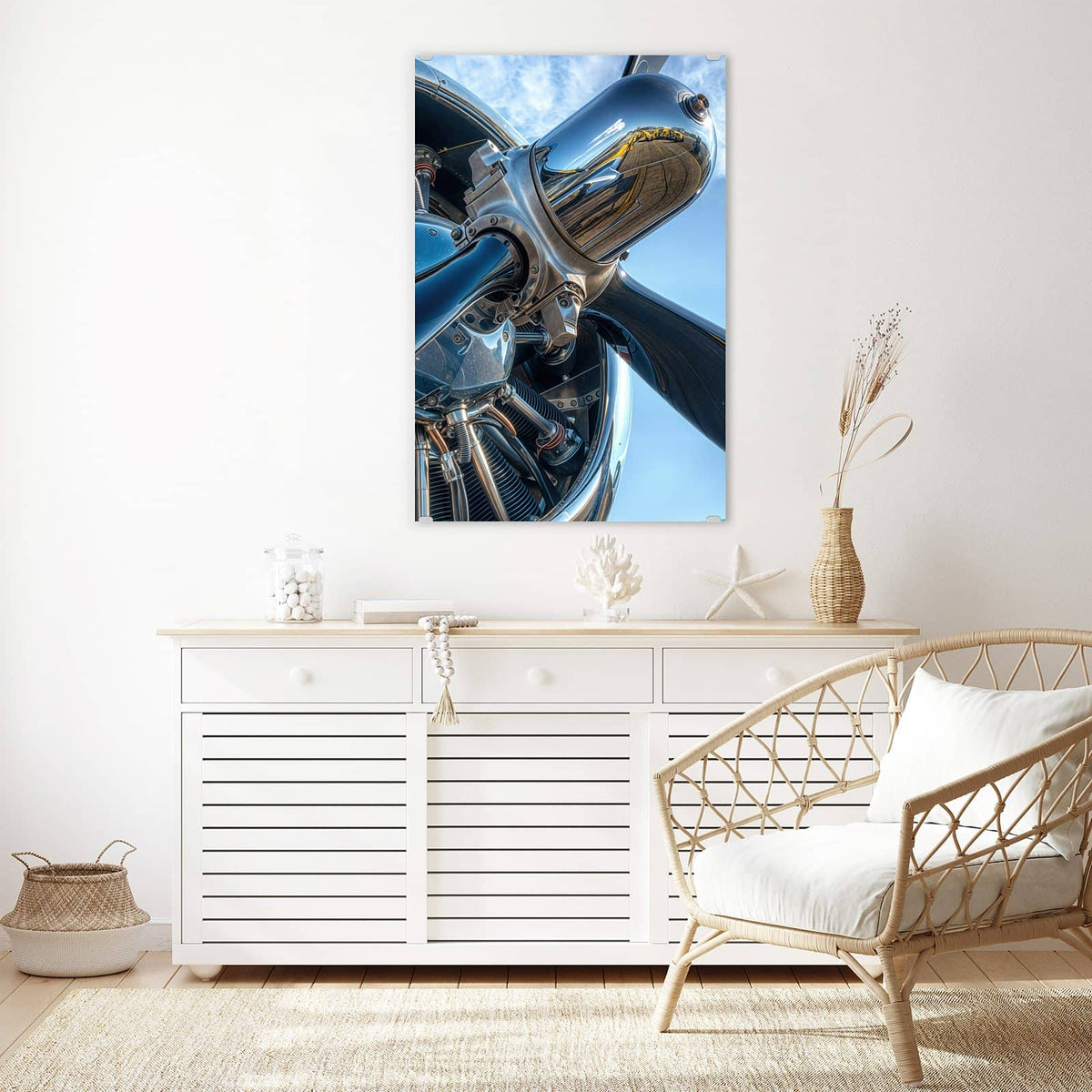 Glasbild Propeller aus Chrom an der Wand – Verchromter Sternmotor mit Propellerblättern vor blauem Himmel, starke Spiegelungen