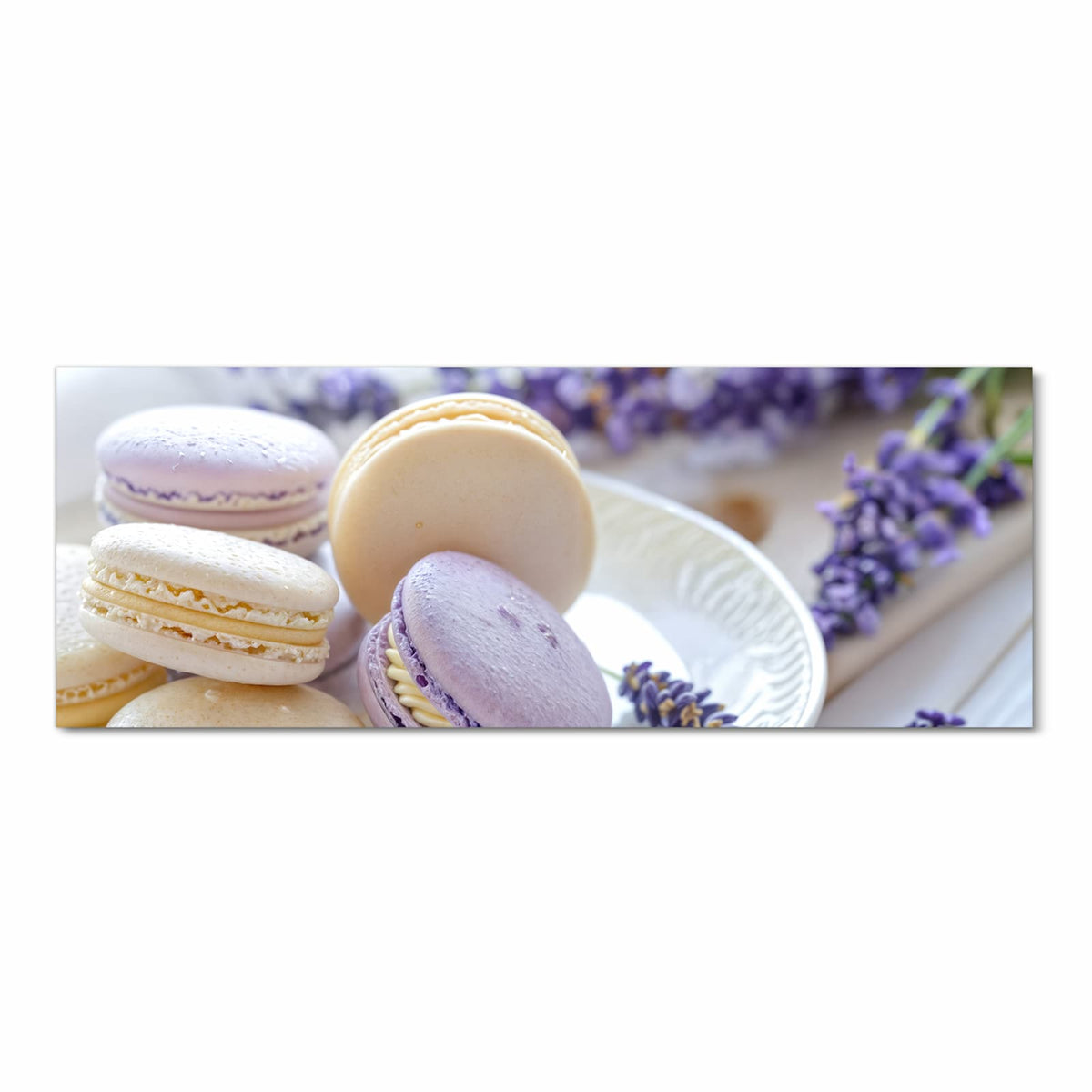 Komfortabler Küchenläufer mit Motiv Lavendel Macarons in Frontansicht für angenehmes Stehen