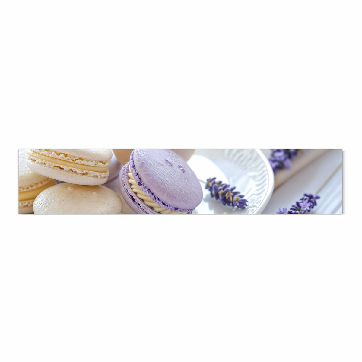 Flacher rutschfester Küchenläufer mit Motiv Lavendel Macarons in Frontansicht
