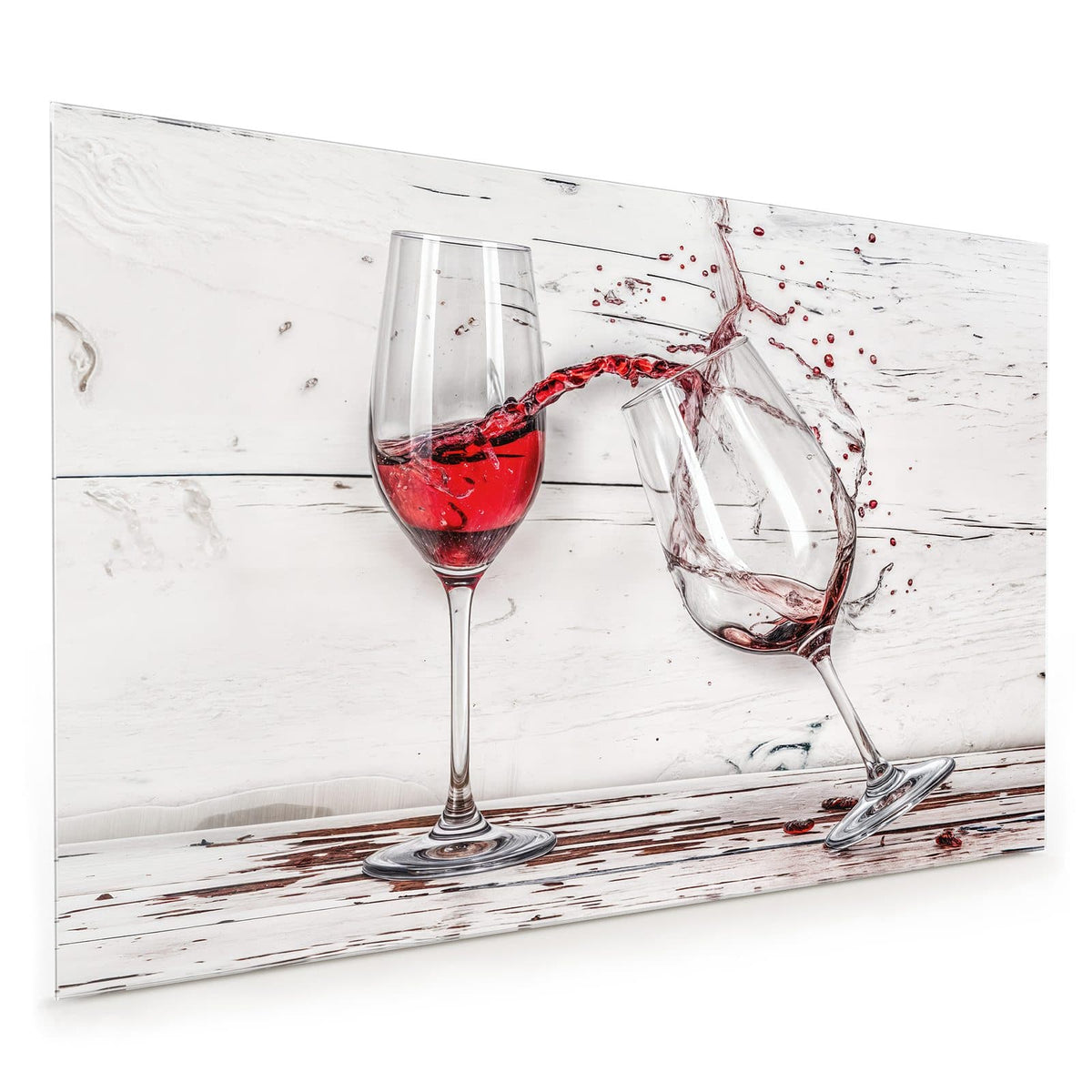 Küchenrückwand aus Glas im Hochformat mit Motiv Gekipptes Rotweinglas: Ein stehendes Glas mit Rotwein, ein zweites umgekippt, Wein schwappt dazwischen