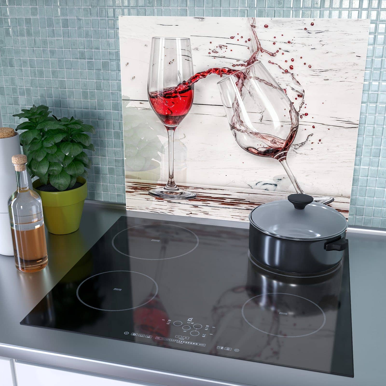 1-teilige Abdeckplatte für Induktionsherd mit Fallende Rotweingläser-Motiv als Spritzschutz hinter dem Kochfeld