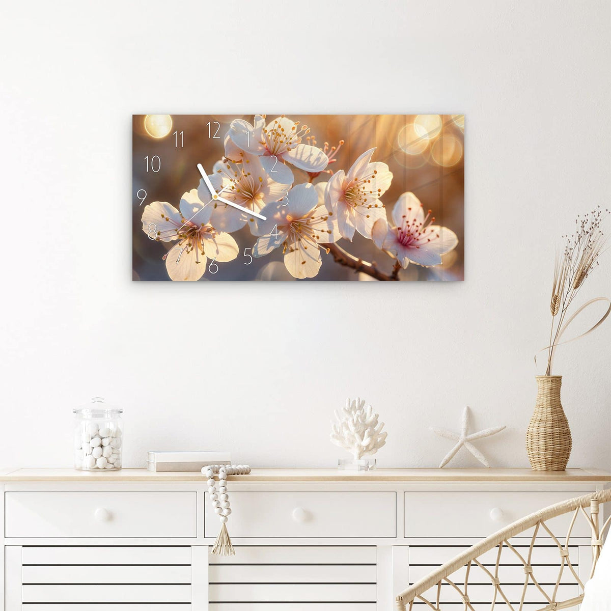 Wanduhr Blumen im Sonnenlicht aus Glas – Querformat 60 × 30 cm – Weiße Kirschblüten im goldenen Licht