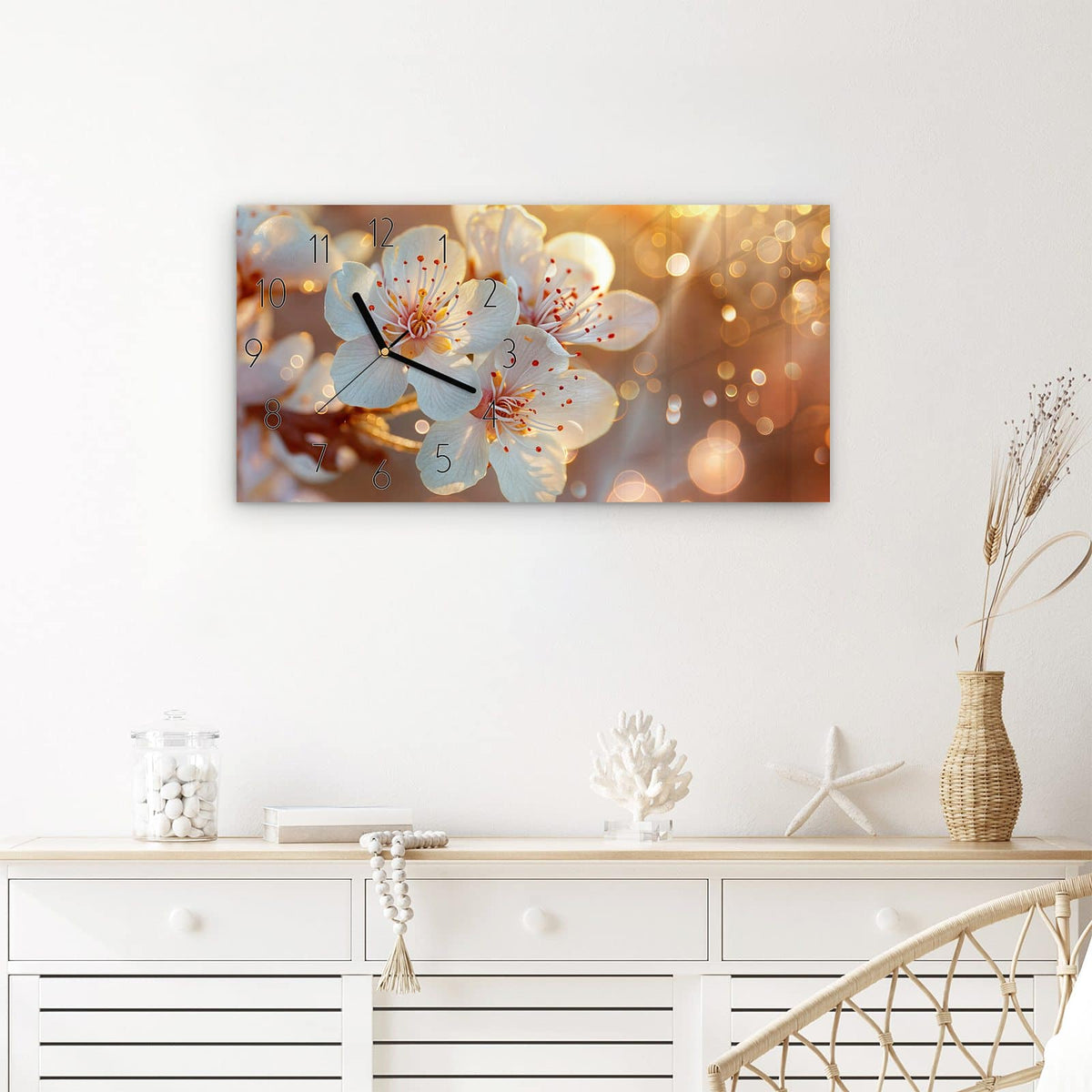 Wanduhr Blüten im Sonnenlicht aus Glas – Querformat 60 × 30 cm – Weiße Blüten mit roten Staubgefäßen