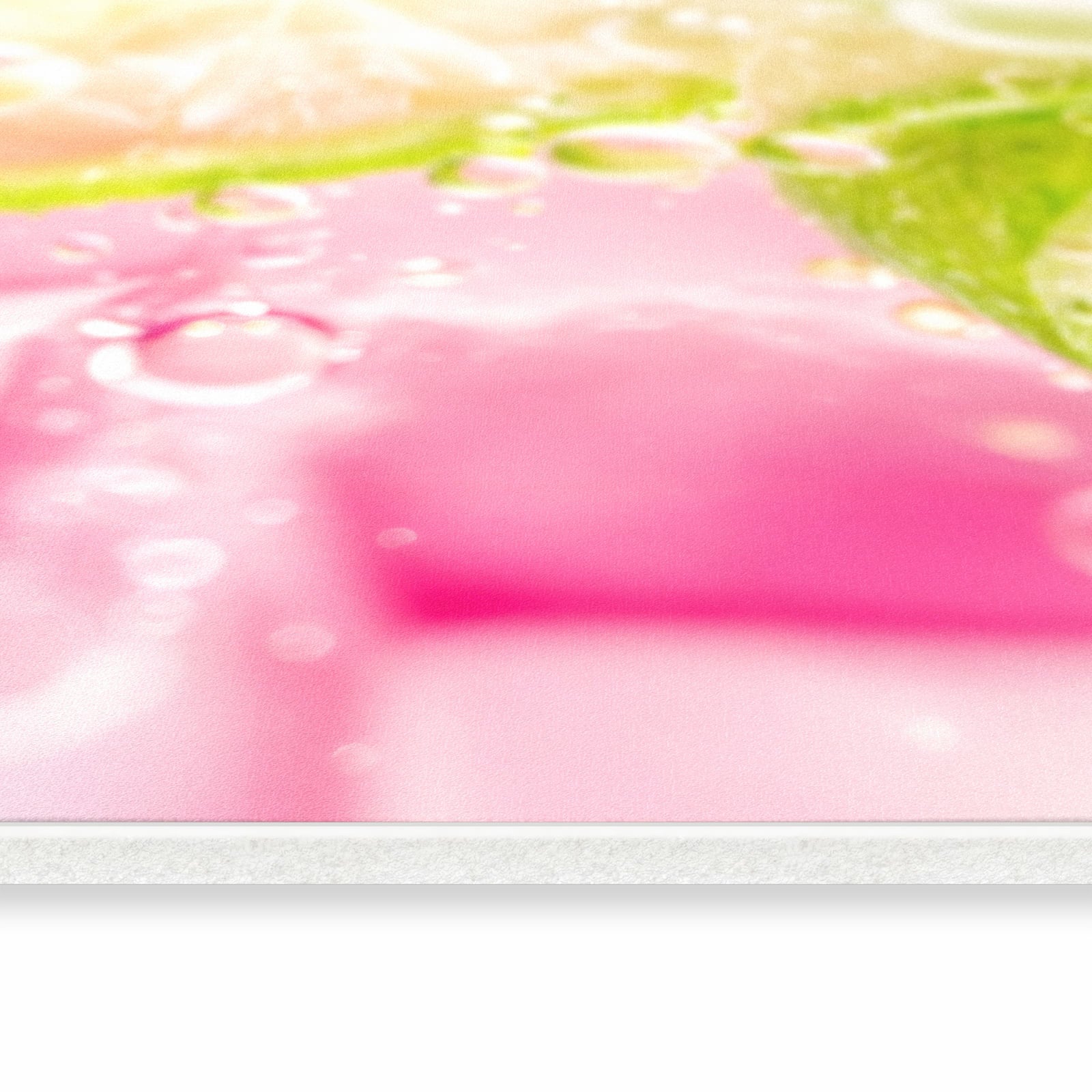 Komfortabler Bodenläufer Teppich mit Motiv Limetten Spritzer in seitlicher Ansicht