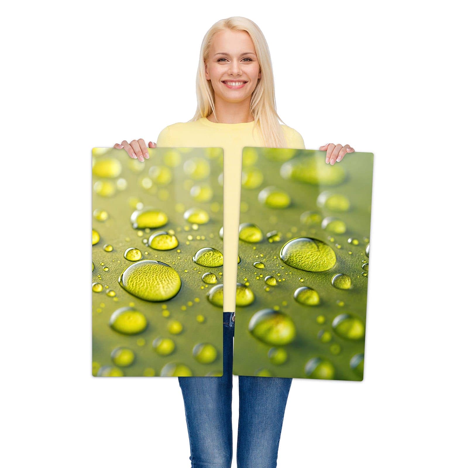 2-teilige Herdabdeckung mit Wassertropfen Nah-Motiv wird zur Größendarstellung gehalten