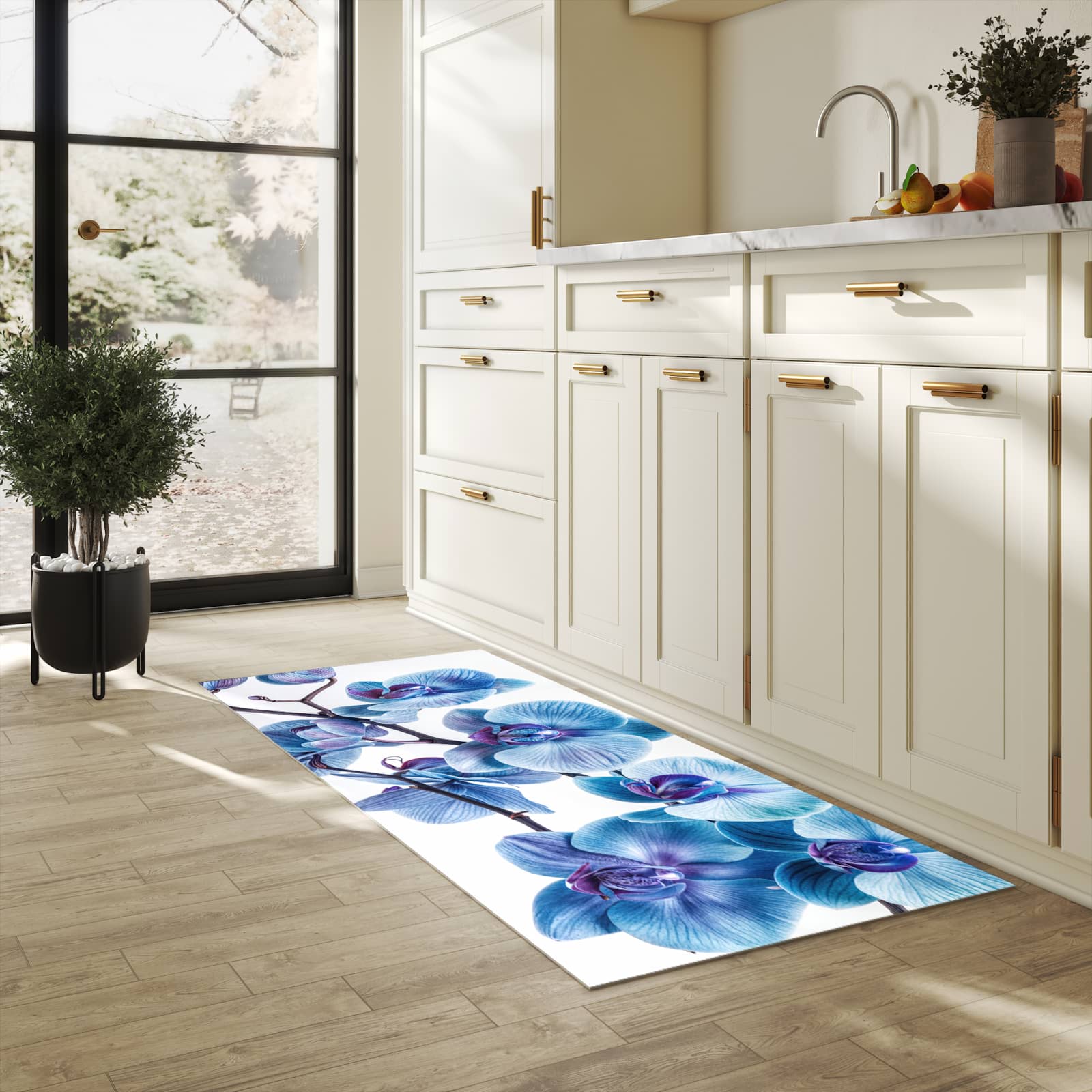 Küchenteppich mit angenehmer Haptik und Motiv Blaue Orchideen Blüte in heller Küche, waschbar