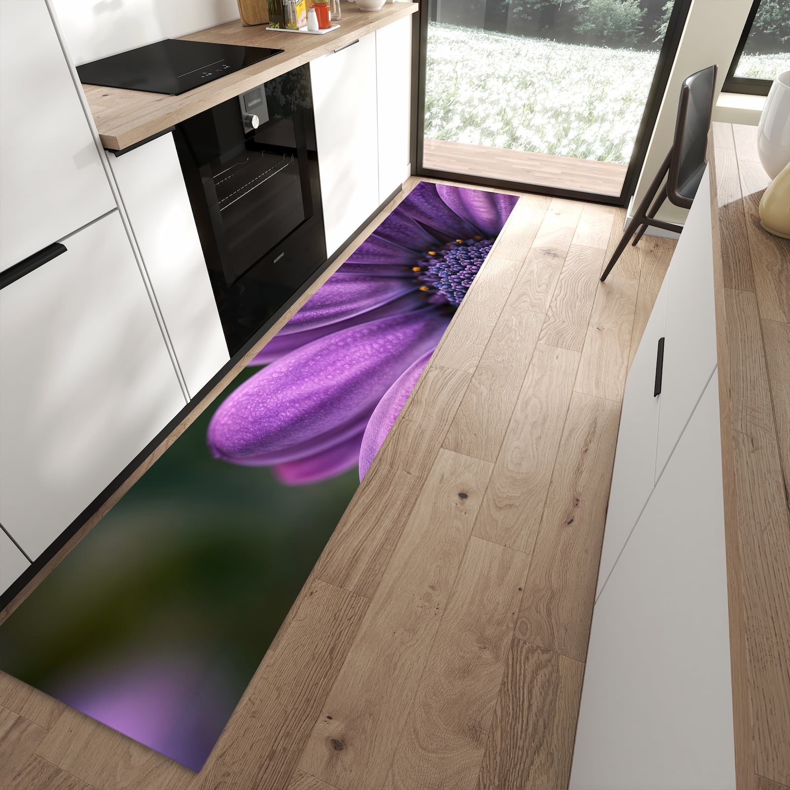 Komfortabler Küchenteppich mit Motiv Lila Blütenwunder in moderner Küche
