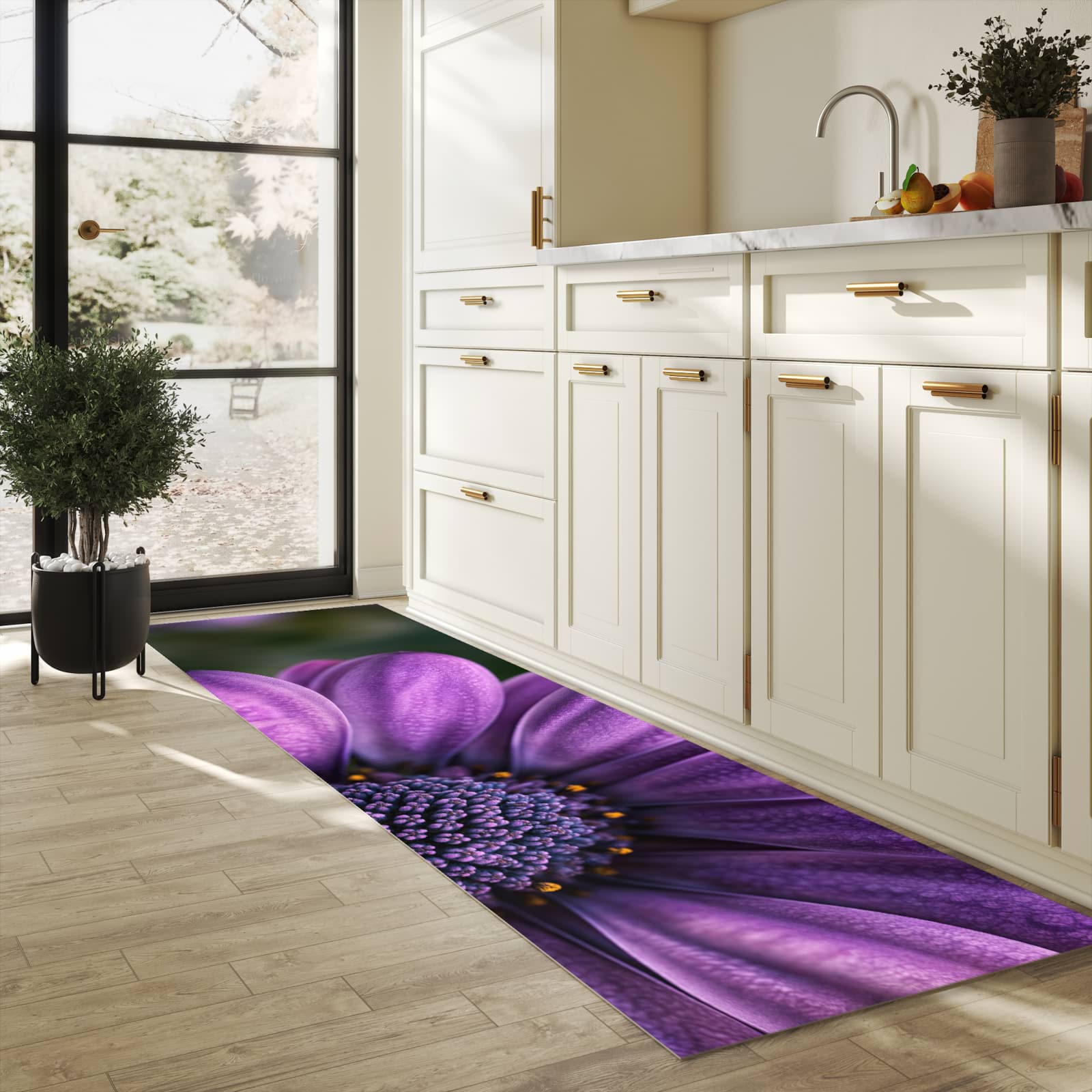 Rutschfester Küchenteppich mit Motiv Lila Blütenwunder in heller Küche