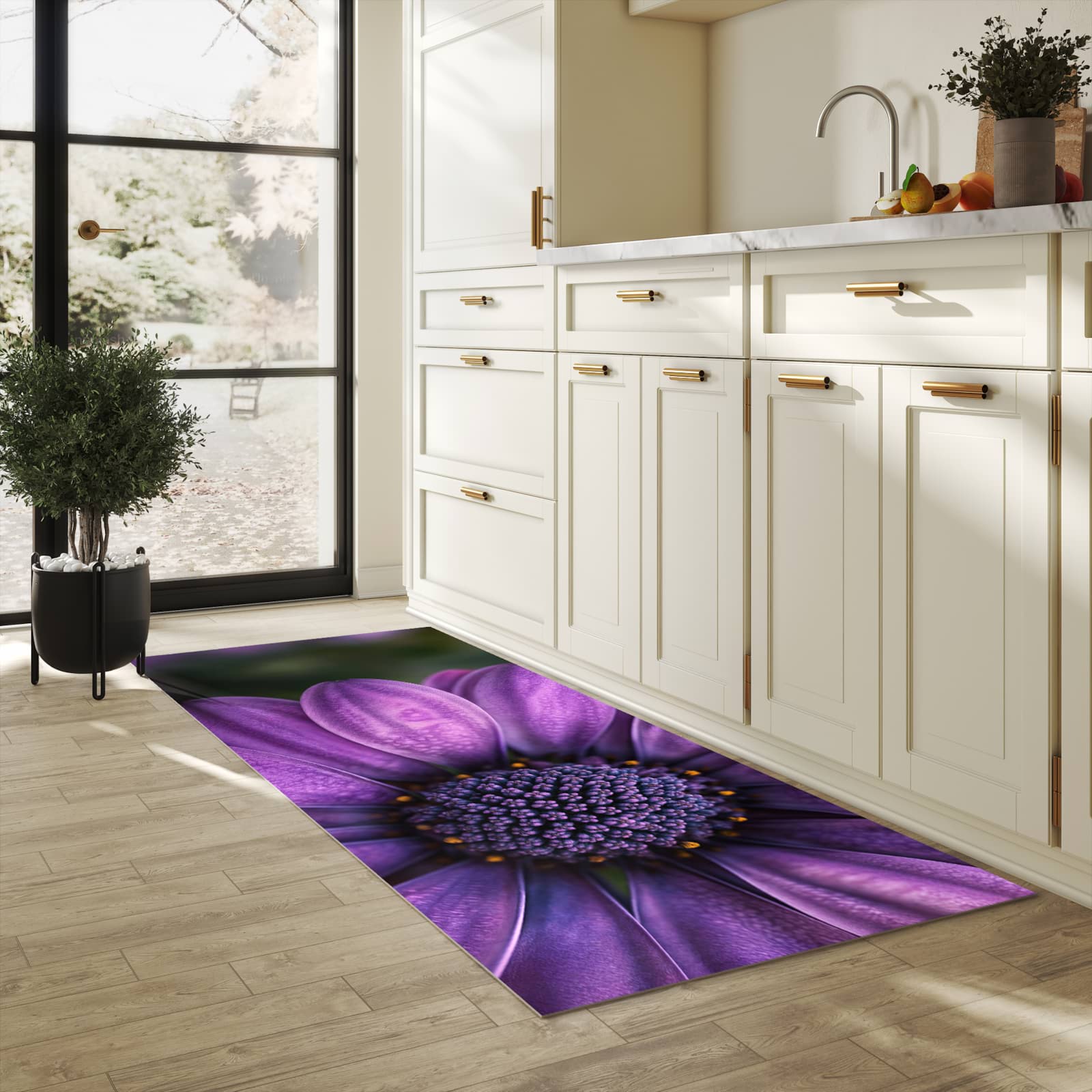 Bodenschonender Küchenteppich mit Motiv Lila Blütenwunder in heller Küche