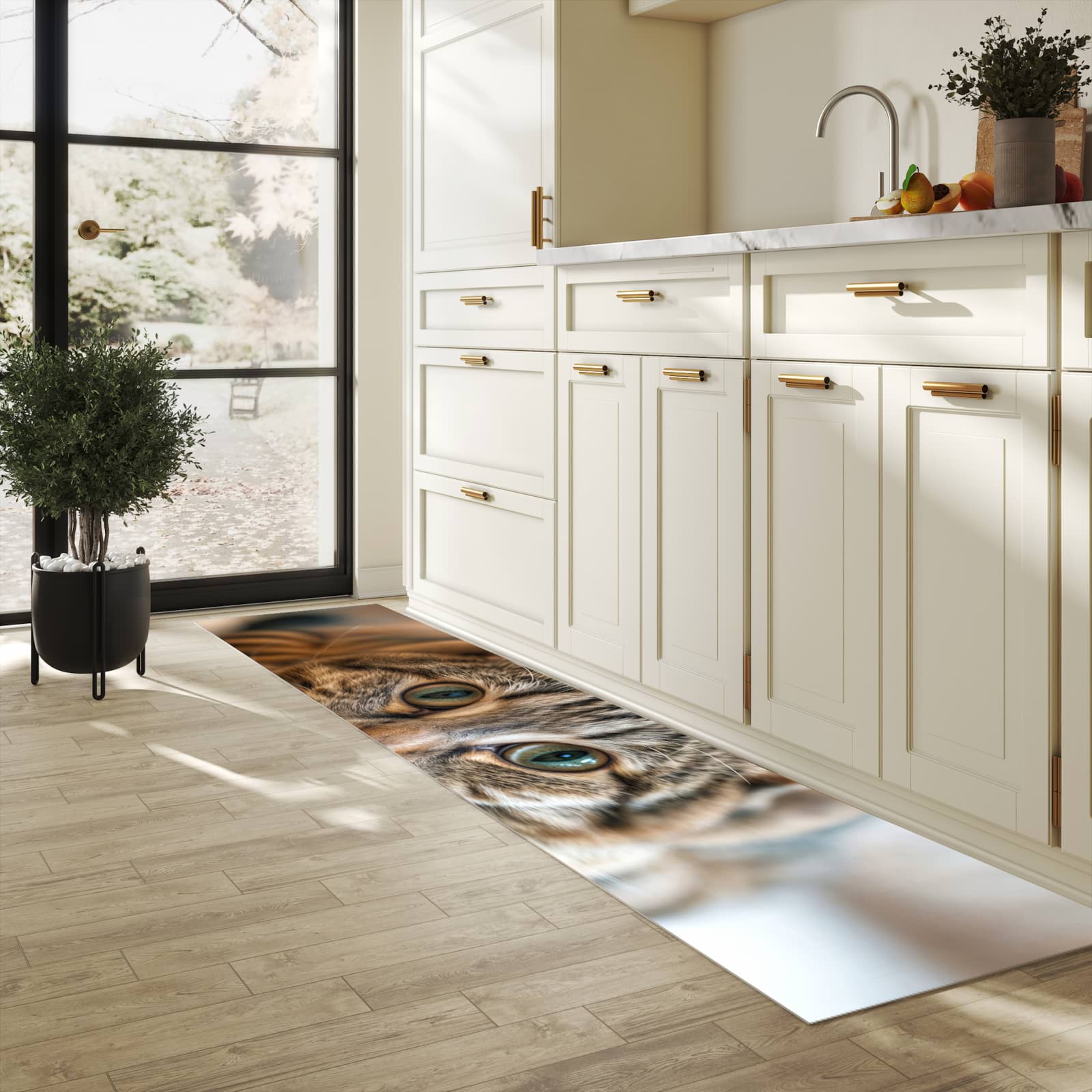 Strapazierfähiger Teppich für Esstisch mit Motiv Katzenschmuseerlebnis in heller Küche