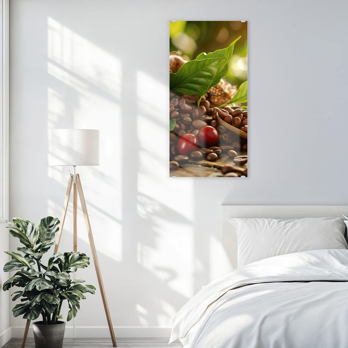 Glasbild Rote Kaffeekirschen an der Wand – Kaffeebohnen mit grünen Blättern, Jutesack und zwei roten Kaffeekirschen