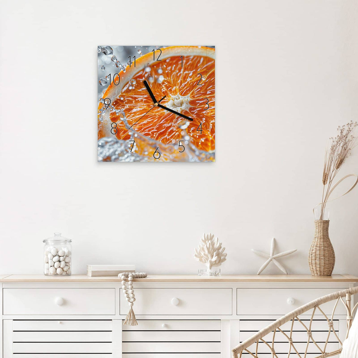 Wanduhr Orangenscheibe im Wasser aus Glas – Quadratisch 30 × 30 cm – Orangenscheibe im Wasserspritzer