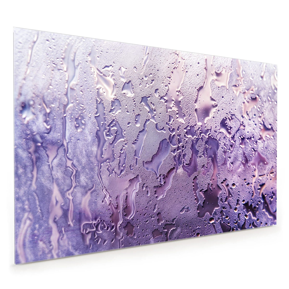 Küchenrückwand aus Glas im Hochformat mit Motiv Kondenstropfen in Lila: Beschlagene Fläche mit ablaufenden Kondenstropfen in Flieder und Violett