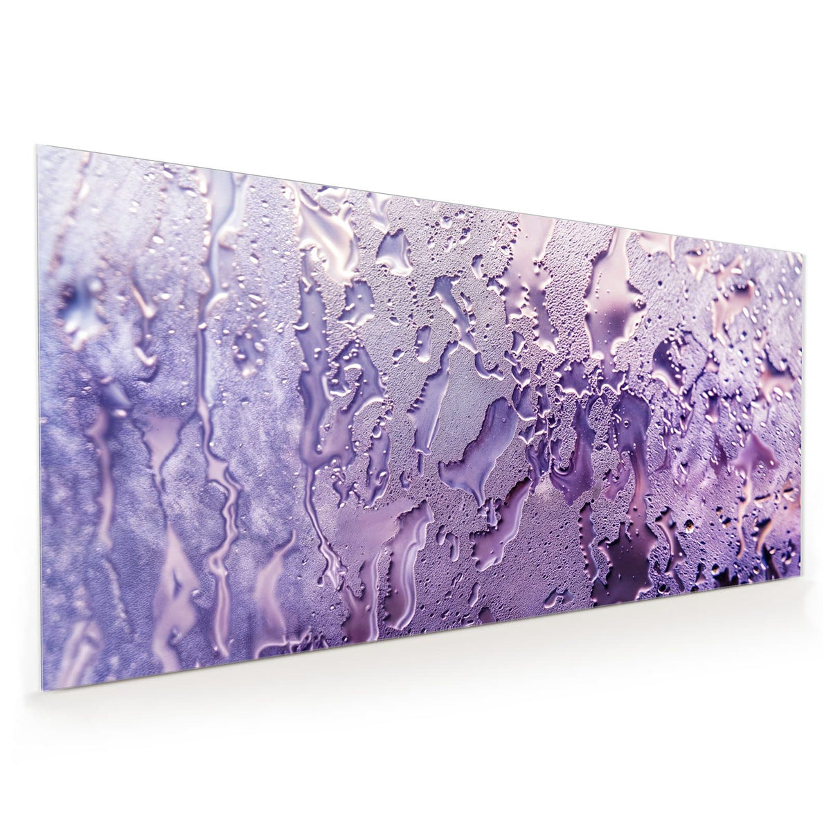 Küchenrückwand aus Glas im Hochformat mit Motiv Kondenstropfen in Lila: Beschlagene Fläche mit ablaufenden Kondenstropfen in Flieder und Violett