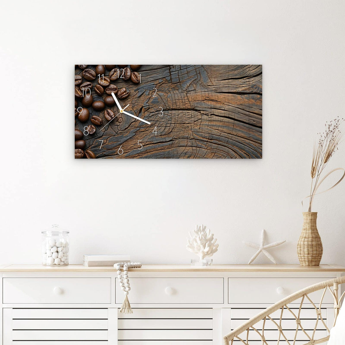 Wanduhr Kaffeebohnenholz aus Glas – Querformat 60 × 30 cm – Kaffeebohnen auf verwittertem Holz