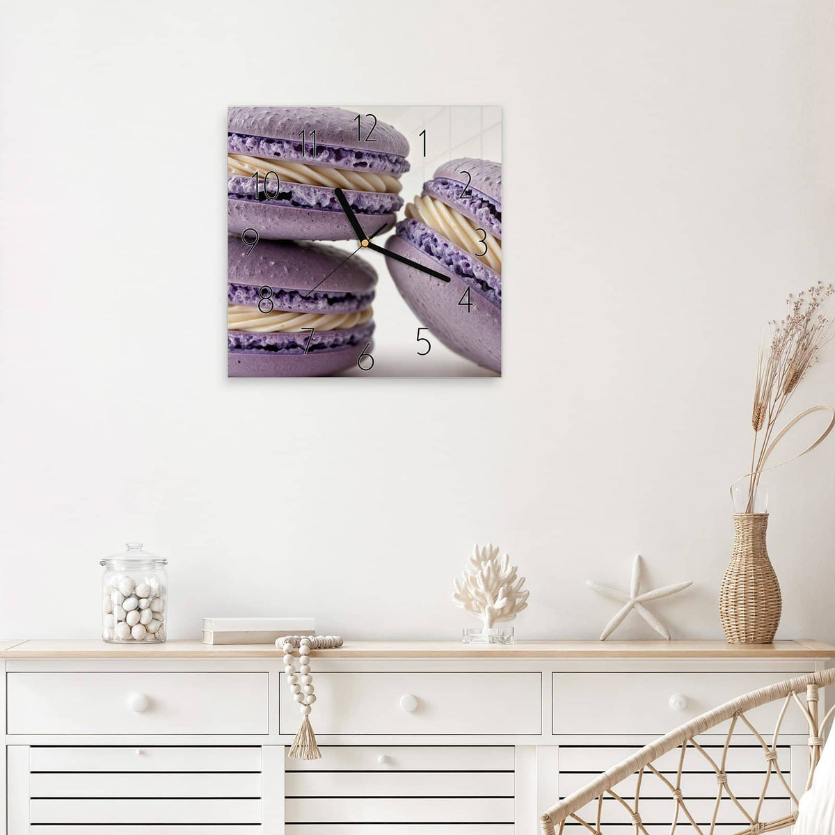 Wanduhr Lila Macarons mit Creme aus Glas – Quadratisch 30 × 30 cm – Fliederfarbene Macarons mit Creme