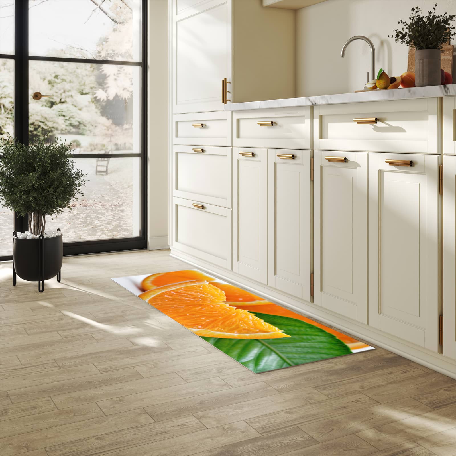 Formstabiler Küchenläufer mit Motiv Orangenscheiben in heller Küche