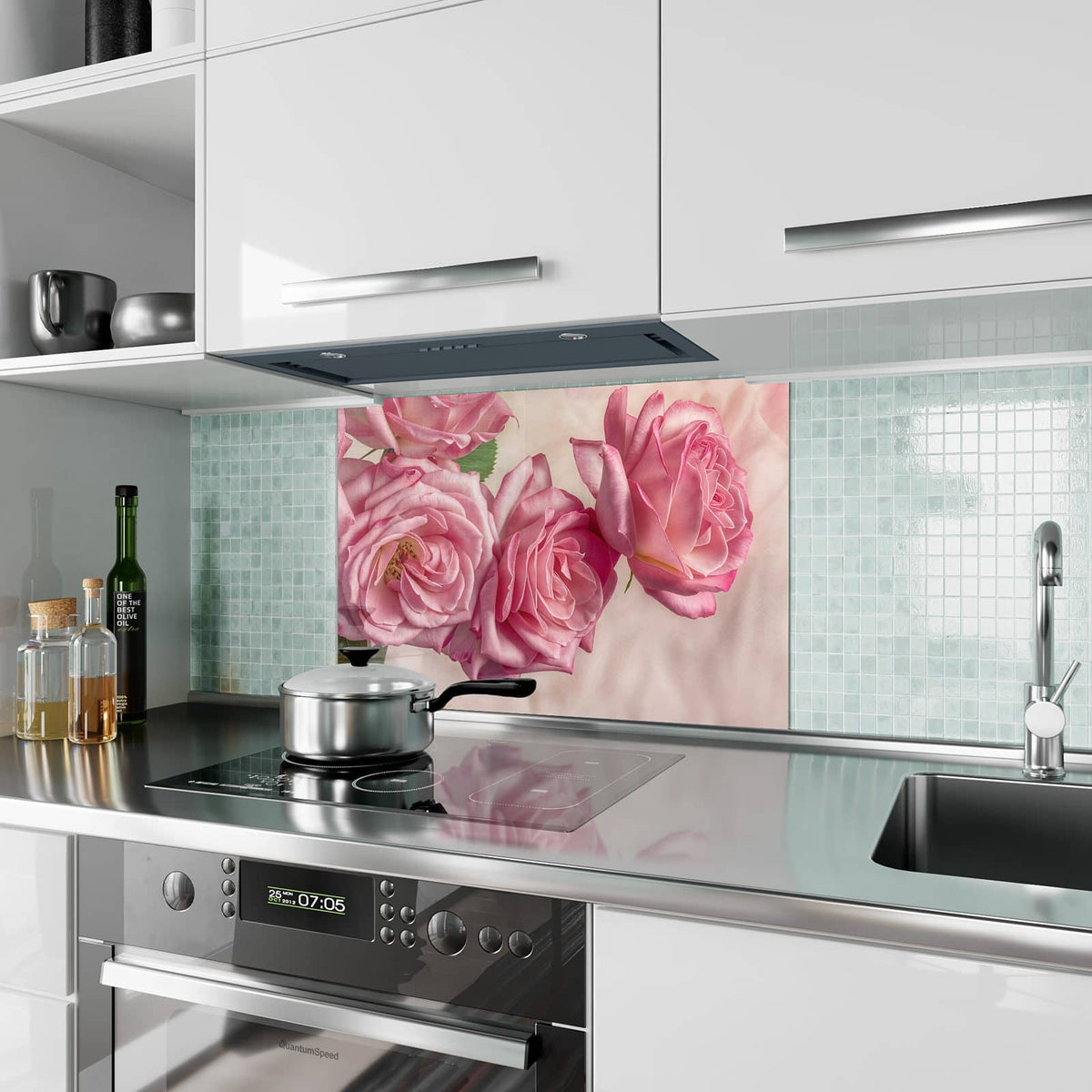 Küchenrückwand aus Glas Rosa Rosenblüten im Hochformat als Spritzschutz hinter dem Kochfeld, über dem Fliesenspiegel montiert