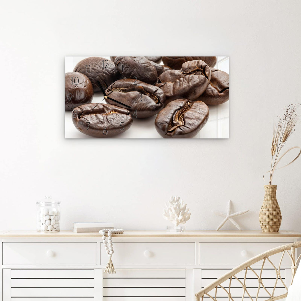 Wanduhr Stille Kaffeebohnen aus Glas – Querformat 60 × 30 cm – Glänzende Bohnen in Großaufnahme