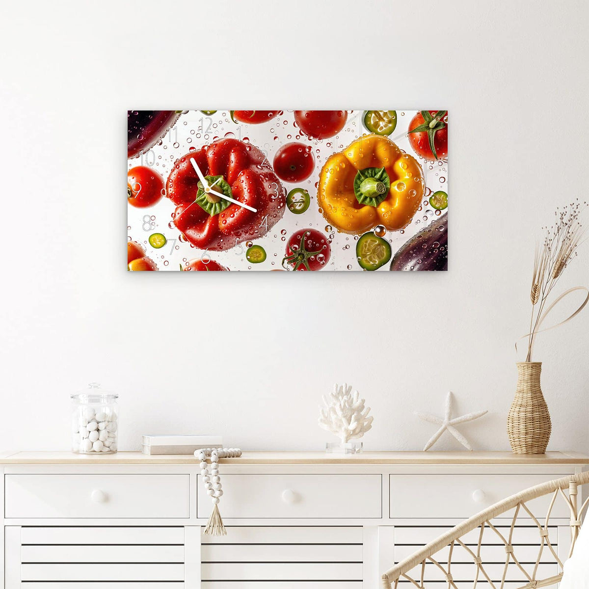 Wanduhr Buntes Frischgemüse aus Glas – Querformat 60 × 30 cm – Paprika, Tomaten und Gurken mit Tropfen