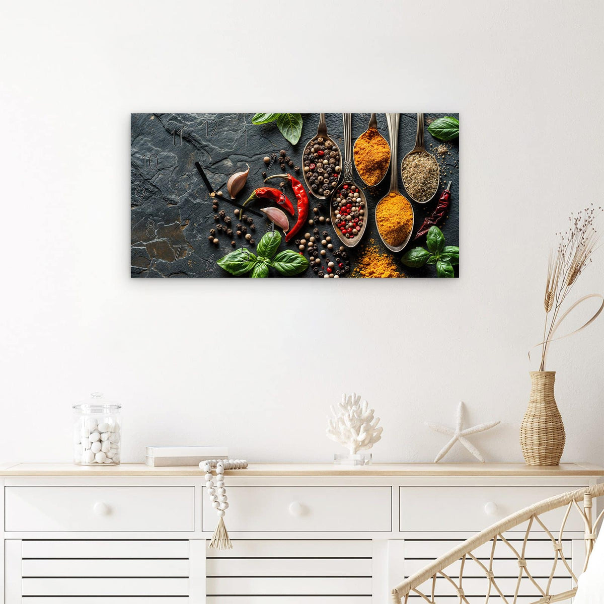 Wanduhr Küchengewürze aus Glas – Querformat 60 × 30 cm – Gewürze in antiken Silberlöffeln