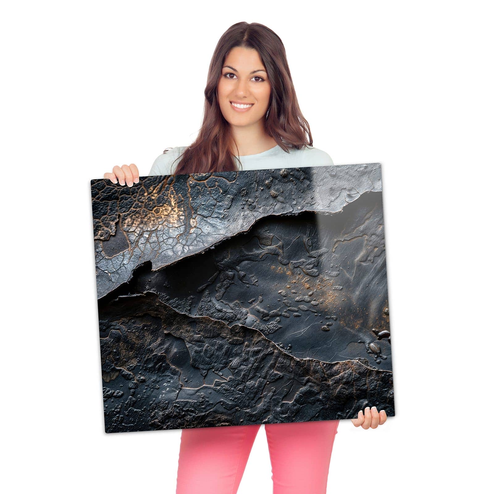 Herdabdeckplatte aus Glas mit Dunkle Bronzetextur-Motiv wird zur Größendarstellung gehalten