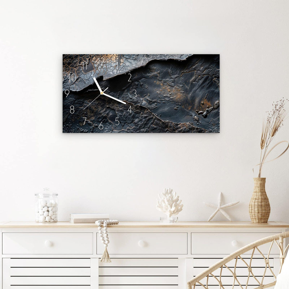 Wanduhr Dunkle Bronzetextur aus Glas – Querformat 60 × 30 cm – Rissige Oberfläche mit Bronzeglanz