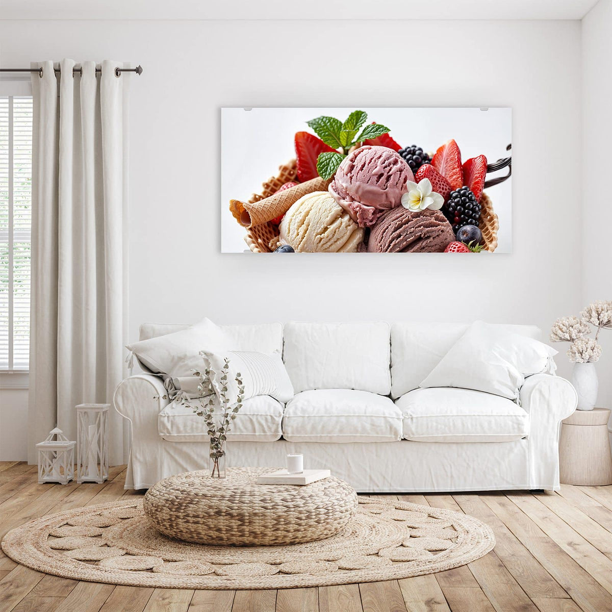 Wandbild - Eiskugeln mit Beeren - Querformat – Drei Eiskugeln mit frischen Beeren