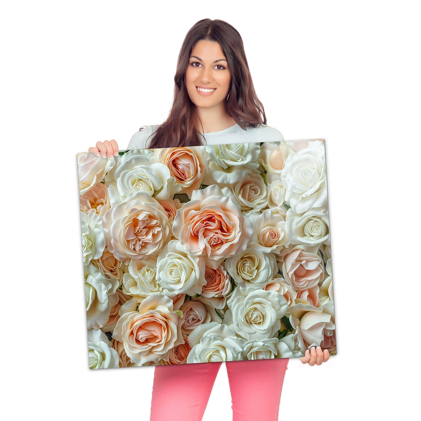 Herdabdeckplatte für Induktion mit Rosenbouquet-Motiv wird zur Größendarstellung gehalten