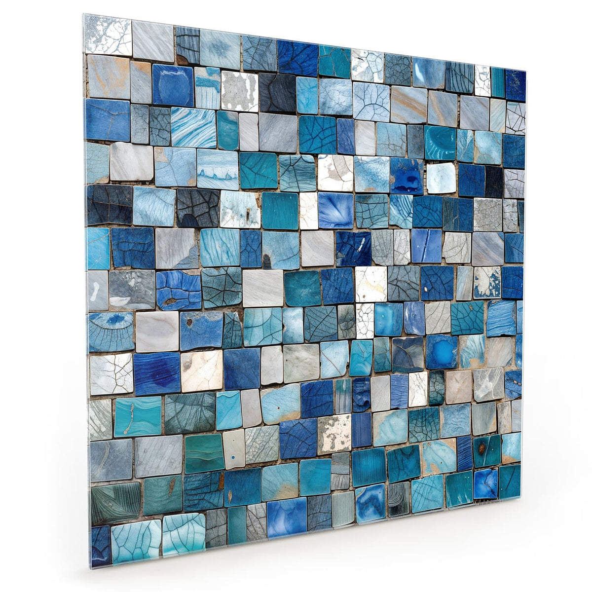 Küchenrückwand aus Glas im quadratischen Format: Wand aus quadratischen Kacheln in Blau, Türkis und Weiß mit Marmorzeichnung und Craquelee #grösse_40 x 40 cm #grösse_50 x 50 cm #grösse_60 x 60 cm