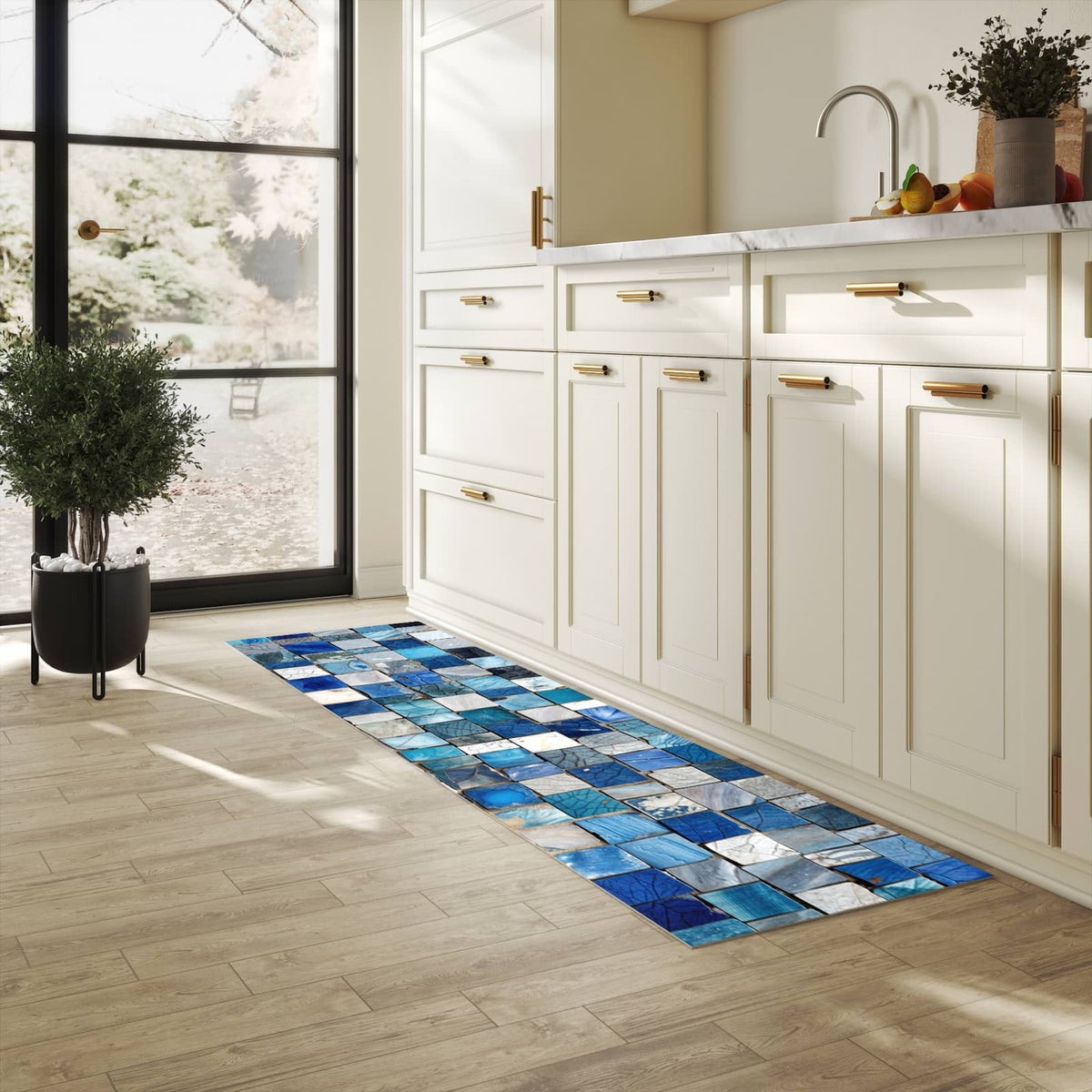 Fleckenresistenter Küchenläufer mit Motiv Mosaikfliesenmuster in heller Küche
