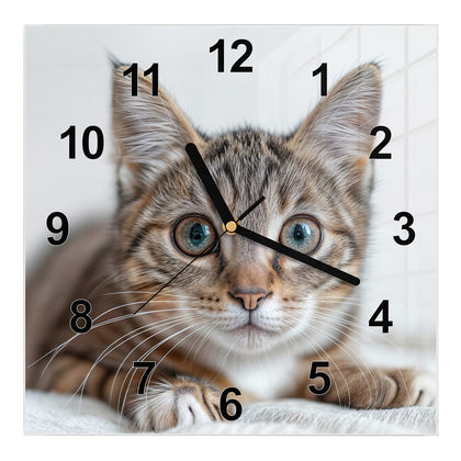 Wanduhr Quadratisch mit dem Motiv Kätzchen auf Decke