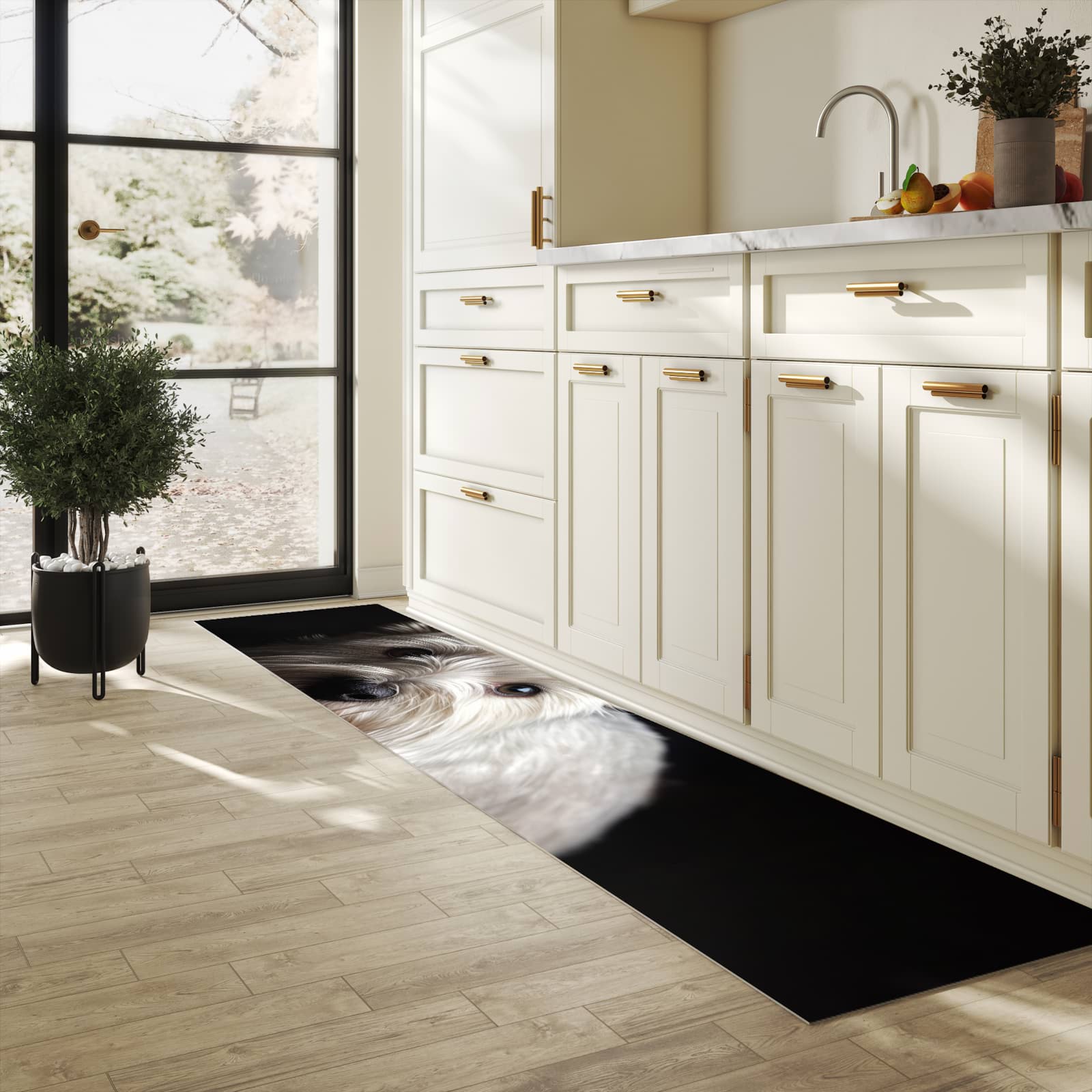 Schmutzabweisender Küchenläufer mit Motiv Weisser Hund in heller Küche