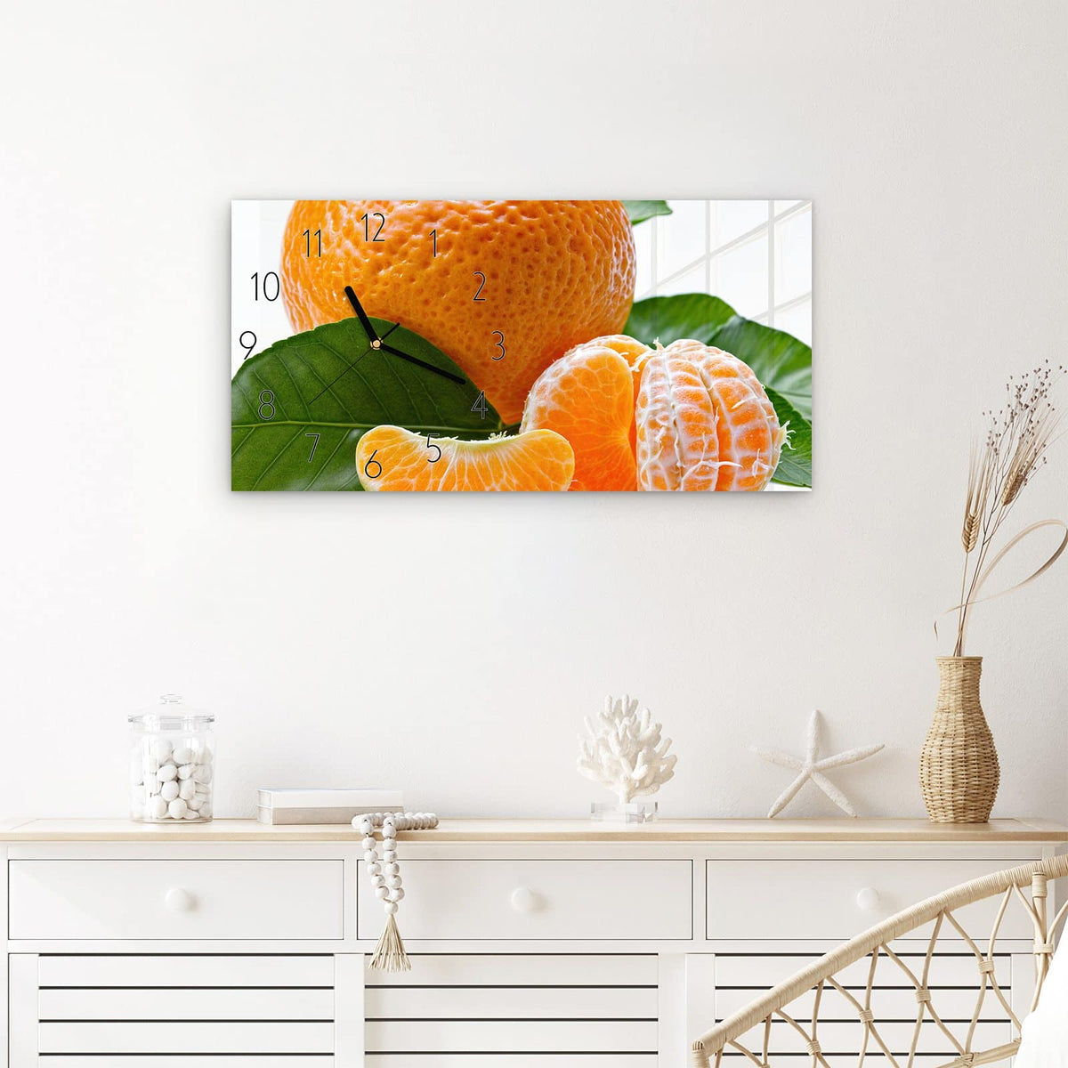 Wanduhr Frische Mandarine aus Glas – Querformat 60 × 30 cm – Mandarine mit Blättern und Spalten