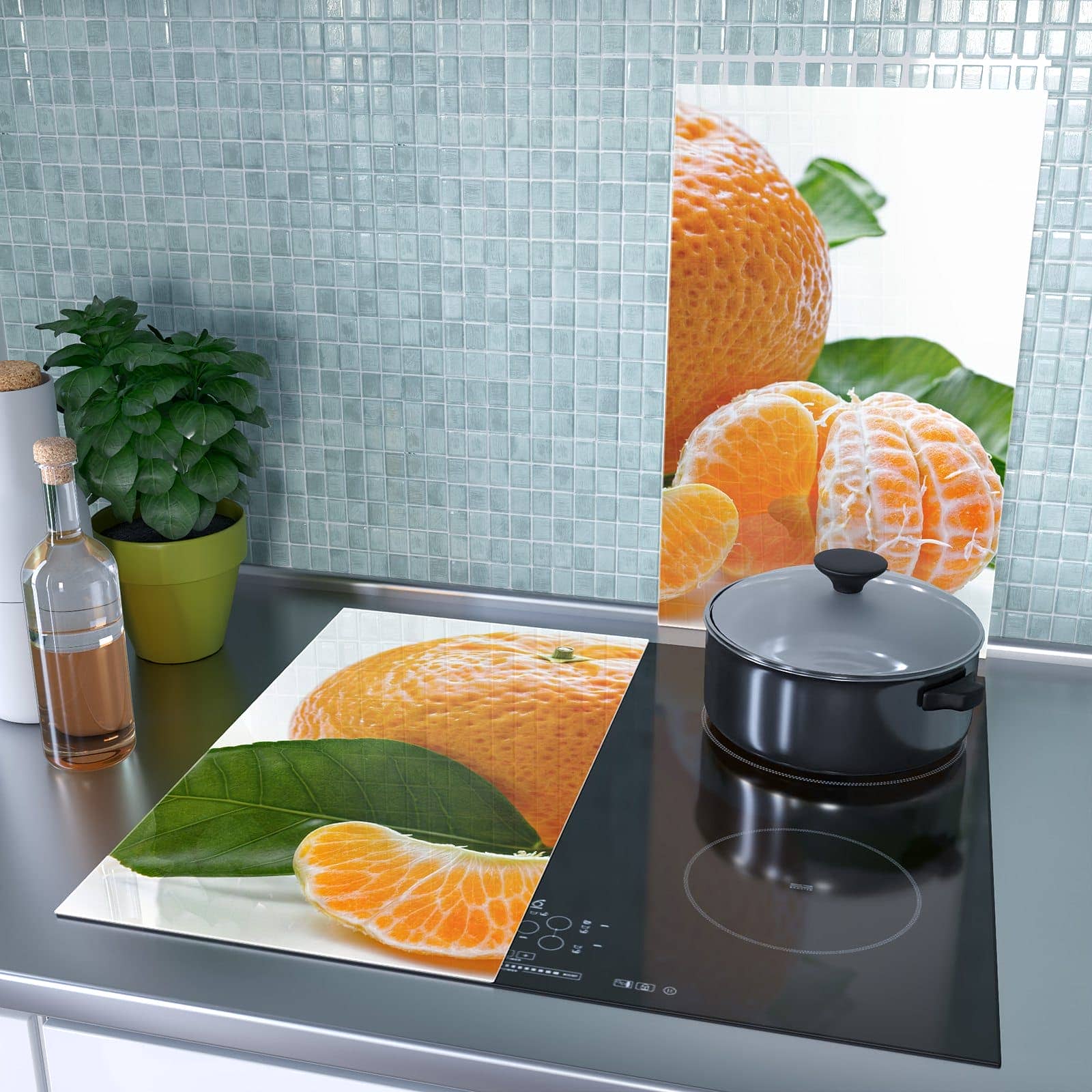 2-teilige Herdabdeckplatte aus Glas mit Frische Mandarine-Motiv als Spritzschutz hinter dem Kochfeld