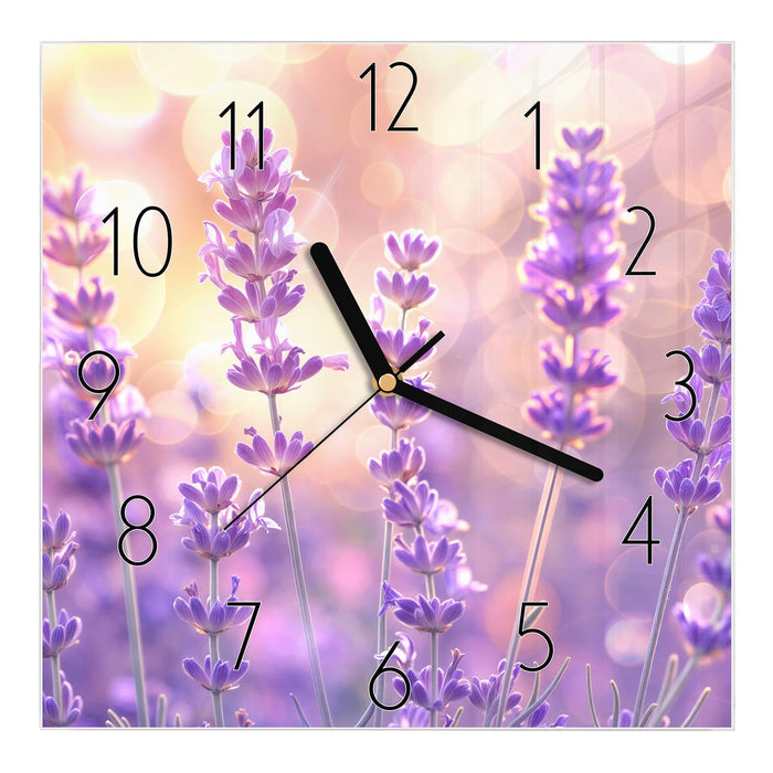 Wanduhr Lavendel im Gegenlicht aus Glas – Quadratisch 30 × 30 cm mit Ziffernblatt Elegant